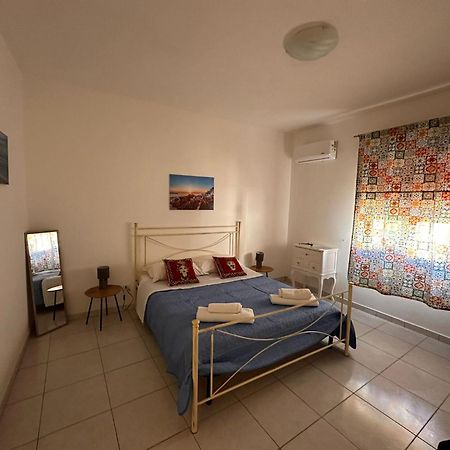 A Due Passi Dal Centro Apartment ฟาวีญานา ภายนอก รูปภาพ