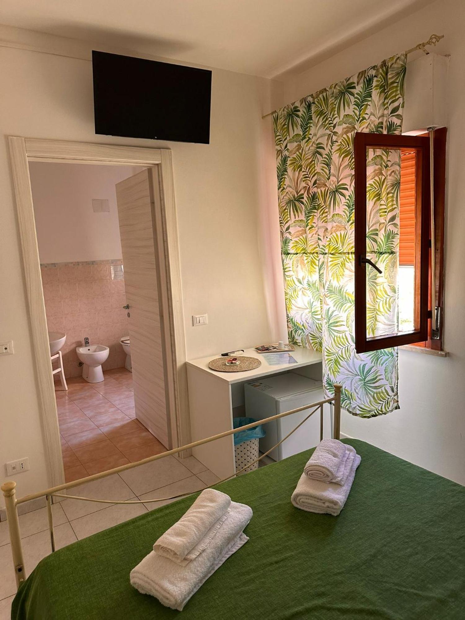 A Due Passi Dal Centro Apartment ฟาวีญานา ภายนอก รูปภาพ